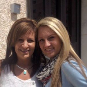 Meet your Posher, Carmela